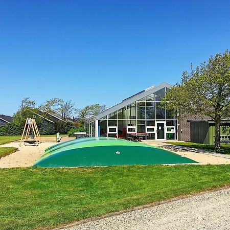 Holiday home Xcviii *